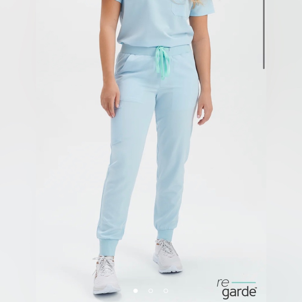 Garade Malade Scrub Set! - Picture 3 of 12